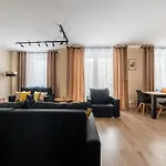 Uminskiego Spacious By Bookinghost Appartement Poznań