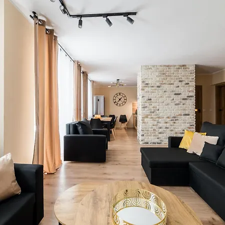 Uminskiego Spacious By Bookinghost Poznań