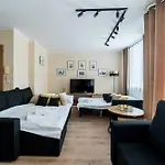 Uminskiego Spacious By Bookinghost