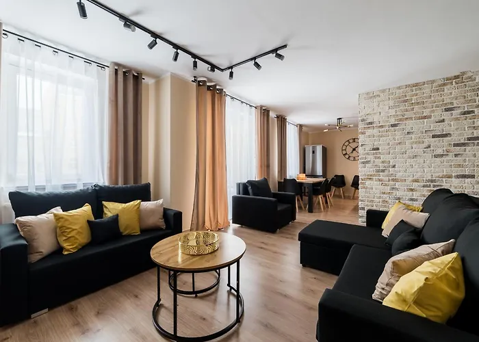 Apartment Uminskiego Spacious By Bookinghost