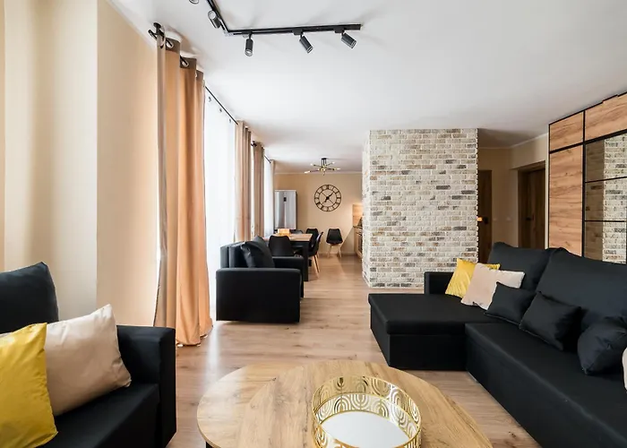 Uminskiego Spacious By Bookinghost Poznan