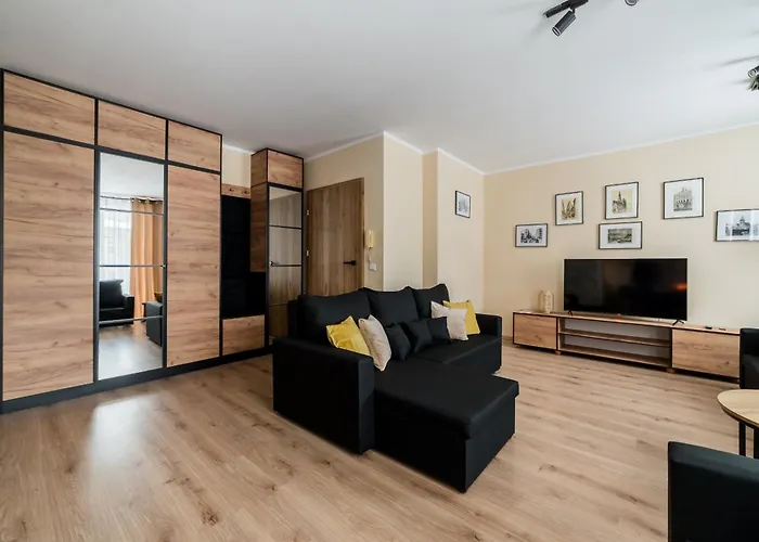 Apartment Uminskiego Spacious By Bookinghost